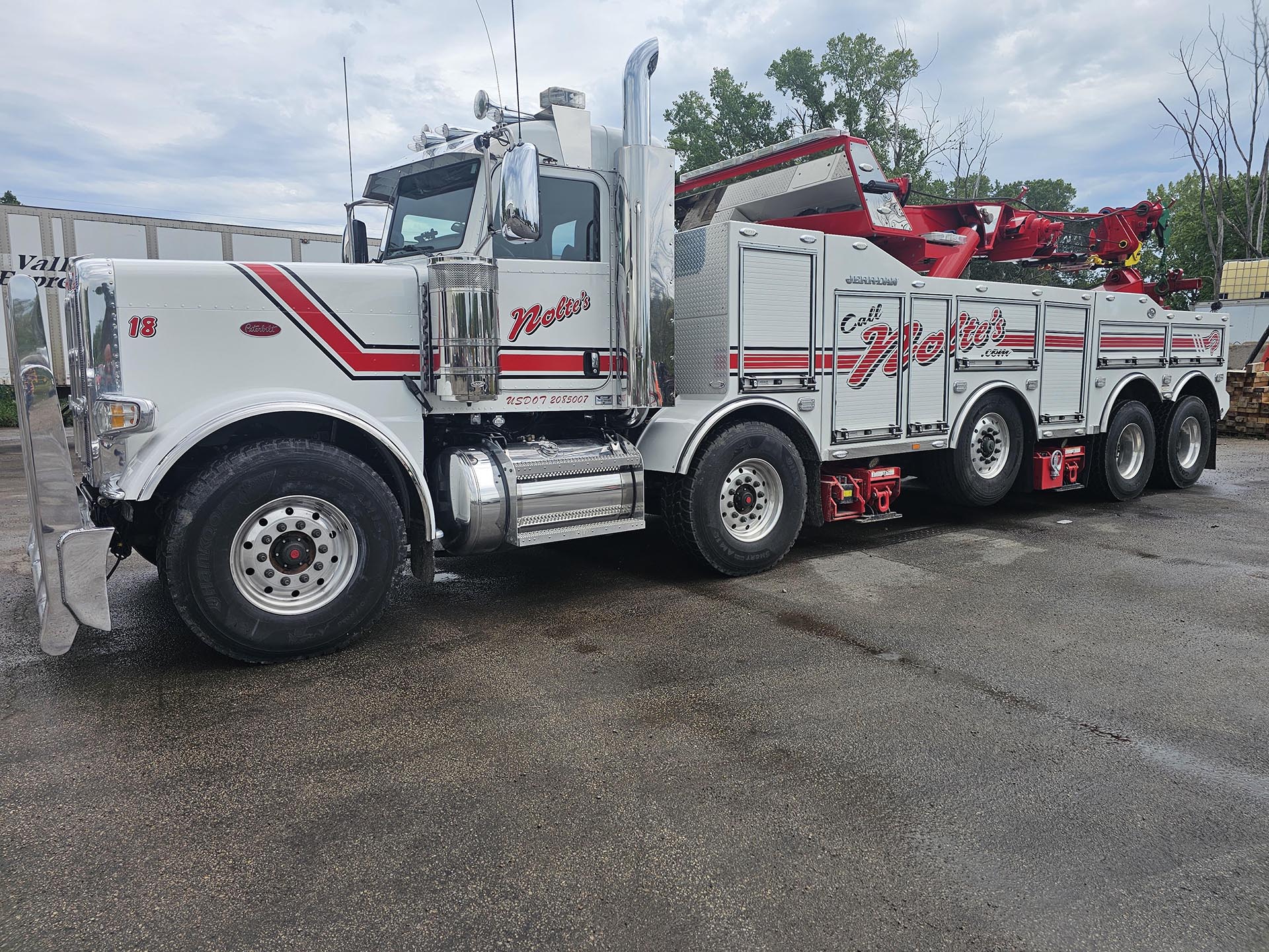 Tow truck service in Oshkosh, Appleton, & Neenah, WI | Nolte's Service & 24 Hour Towing